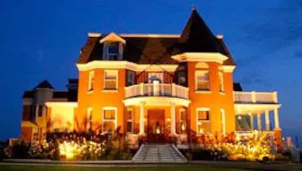 Inn Auberge Montebello 3*